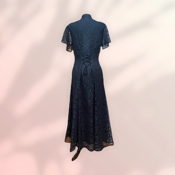 Amazing Classic, Gothic or Princess Dress! - Picture 2 of 12